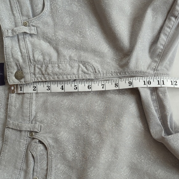 NYDJ Floral Lift Tuck Technology Ankle Jeans 12 Gray Pattern - Picture 15 of 15